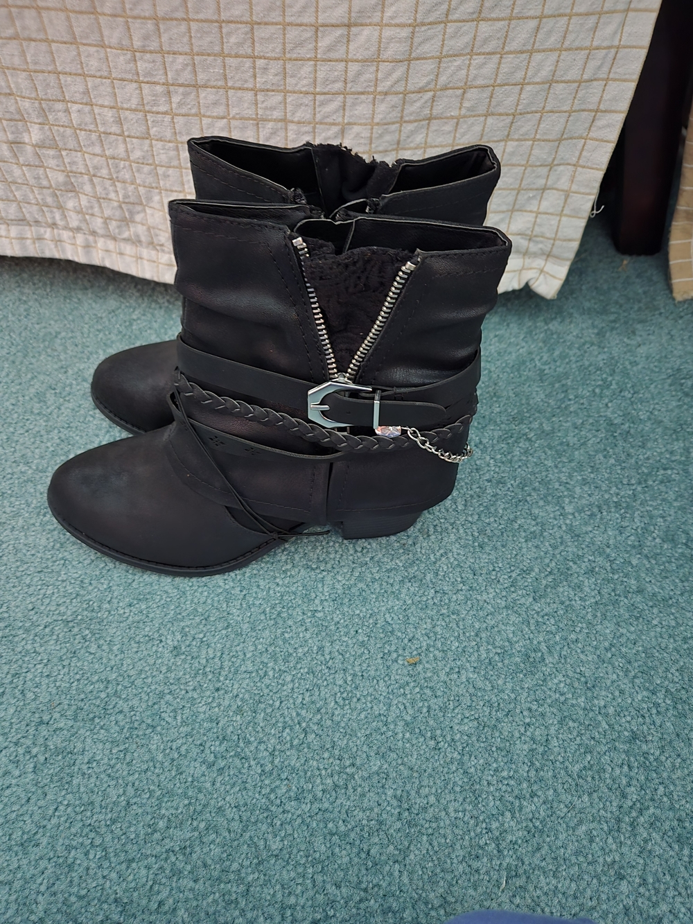 pop Black Women’s Ankle Boots with Buckle & Chain Accent